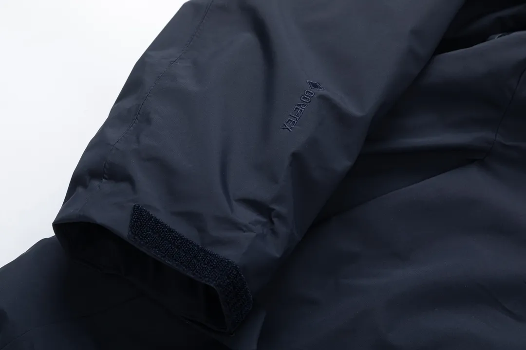 🉑 ARCTERYX/ Macai Jacket Same Style ‘’ ‘’ ！ ， 。 ！！ + ： ✅ ， ， Breathable GORE-TEX 、 、 。 ✅ Drop Hood™M ， Powder Guard™ 。 ✅ ✅100% ( EPTFE ) ， ✅ Ykk ： Premium LOGO Color： ， ，Dark Blue ，Green Size：S M L XL XXL